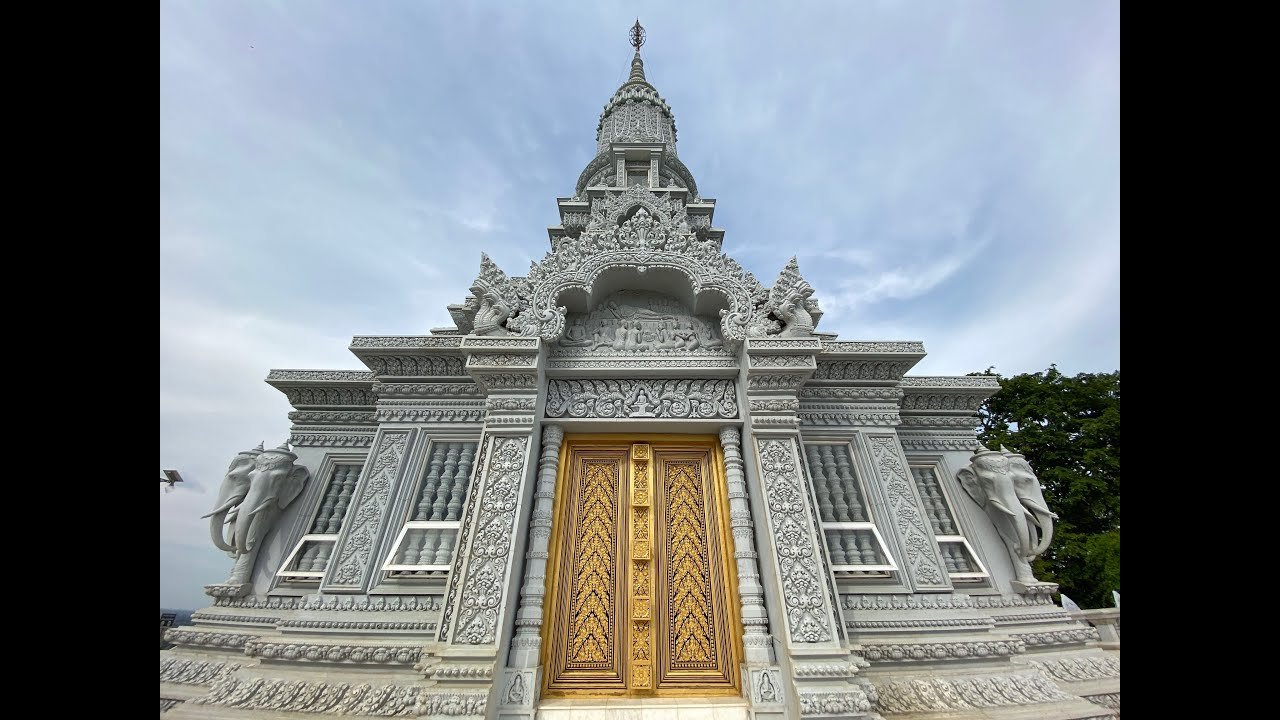 From Phnom Penh: Oudong Stupas & Silver Smith Village